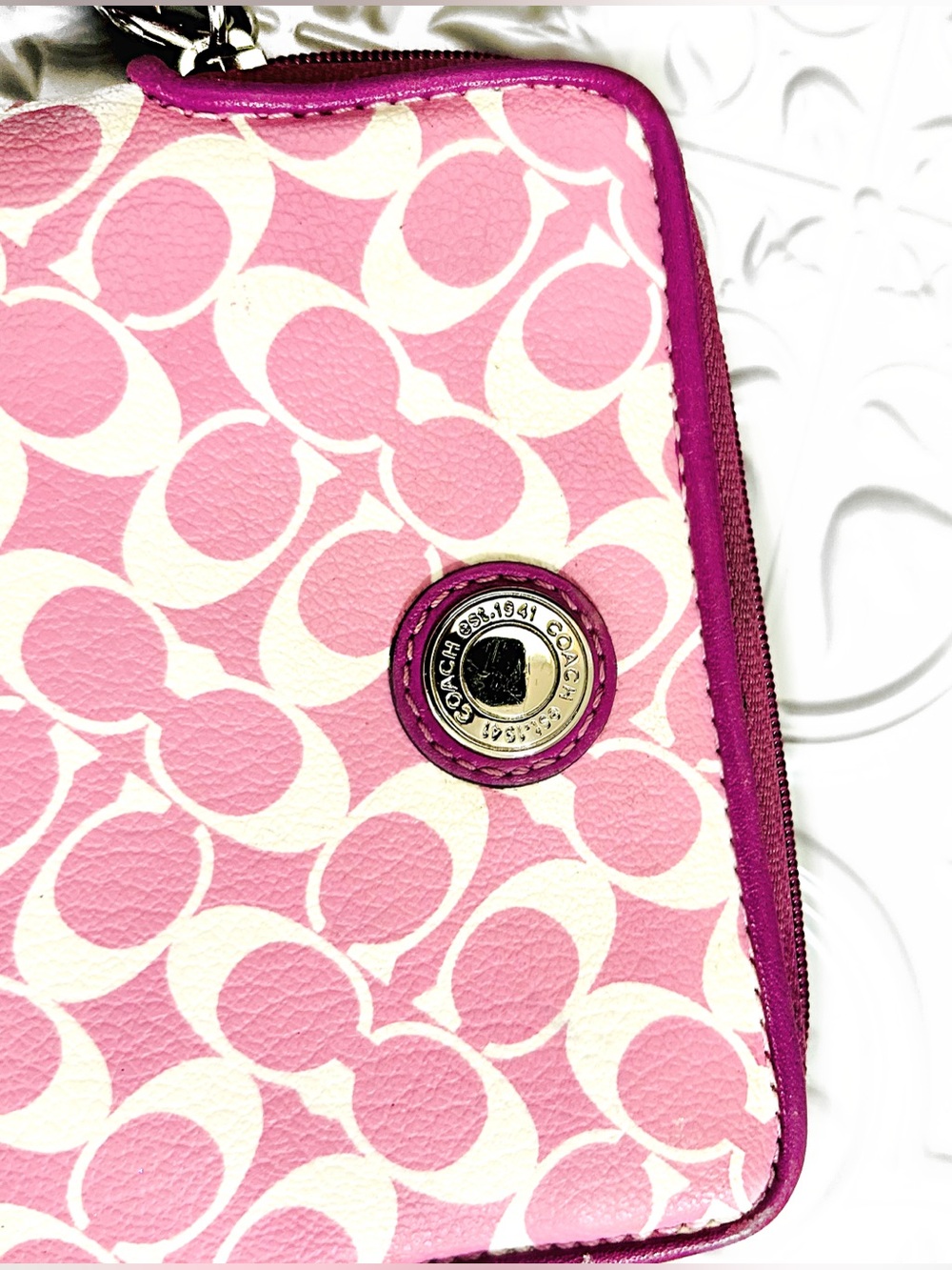 Coach Peyton Dream C Signature Wristlet - Picture 5 of 11